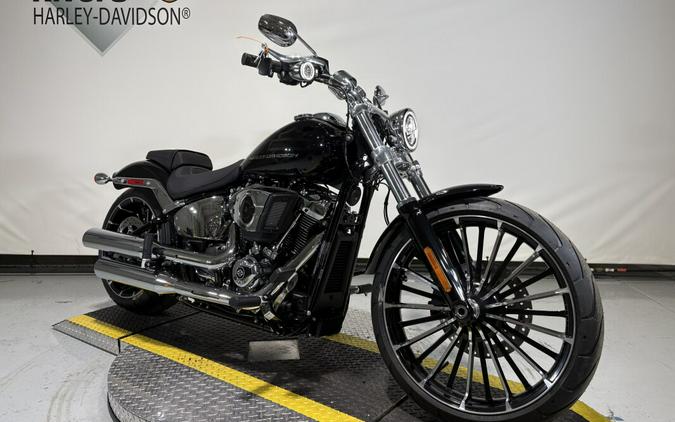 2026 Harley-Davidson® Breakout® Vivid Black