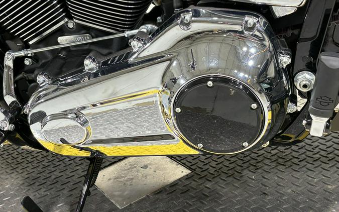 2026 Harley-Davidson® Breakout® Vivid Black