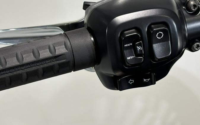 2026 Harley-Davidson® Breakout® Vivid Black