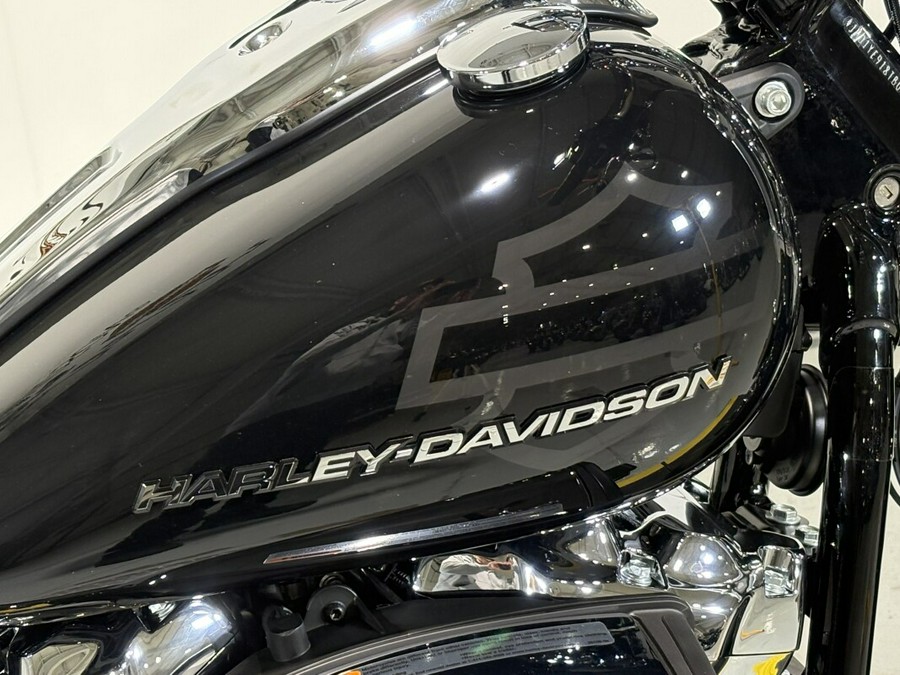 2026 Harley-Davidson® Breakout® Vivid Black