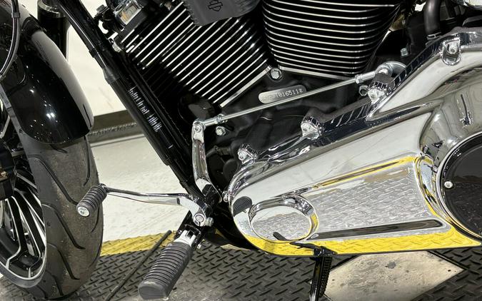 2026 Harley-Davidson® Breakout® Vivid Black