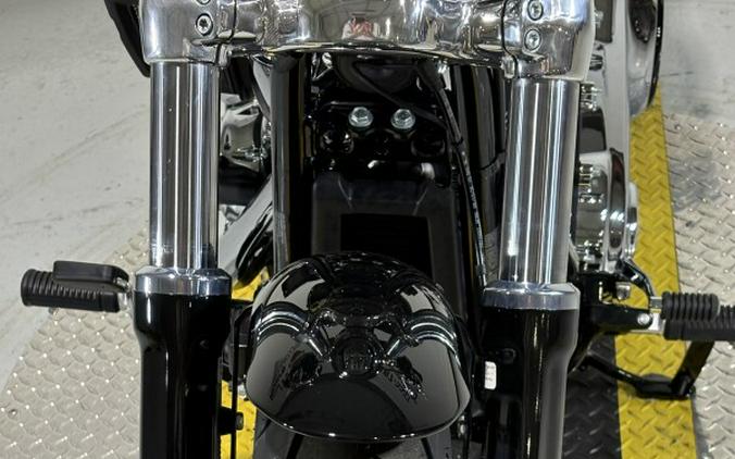 2026 Harley-Davidson® Breakout® Vivid Black