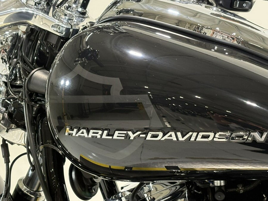 2026 Harley-Davidson® Breakout® Vivid Black