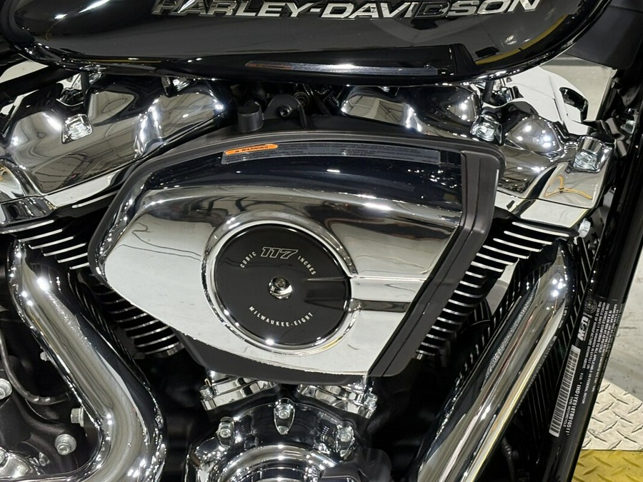 2026 Harley-Davidson® Breakout® Vivid Black