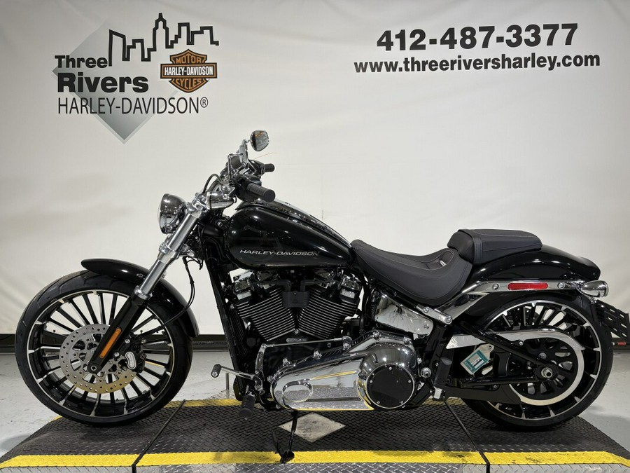 2026 Harley-Davidson® Breakout® Vivid Black