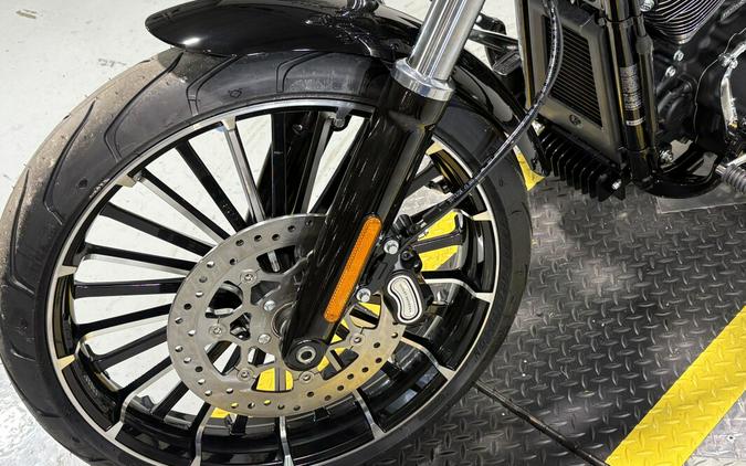 2026 Harley-Davidson® Breakout® Vivid Black