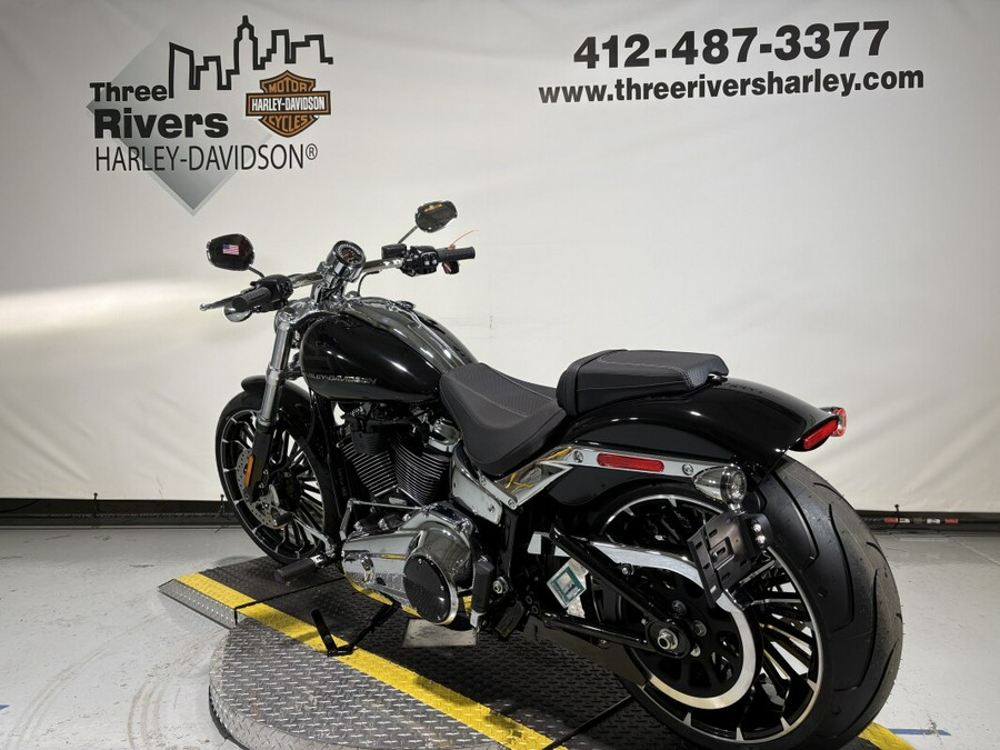 2026 Harley-Davidson® Breakout® Vivid Black