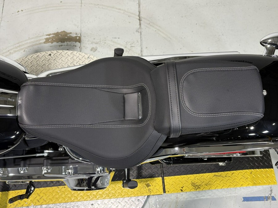 2026 Harley-Davidson® Breakout® Vivid Black