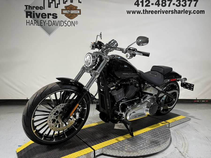 2026 Harley-Davidson® Breakout® Vivid Black