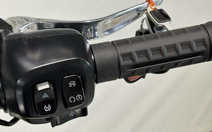 2026 Harley-Davidson® Breakout® Vivid Black