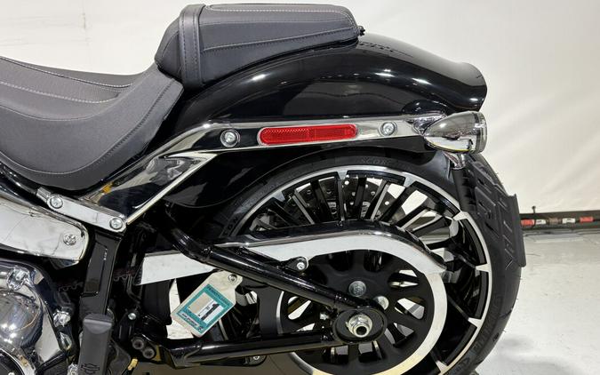 2026 Harley-Davidson® Breakout® Vivid Black