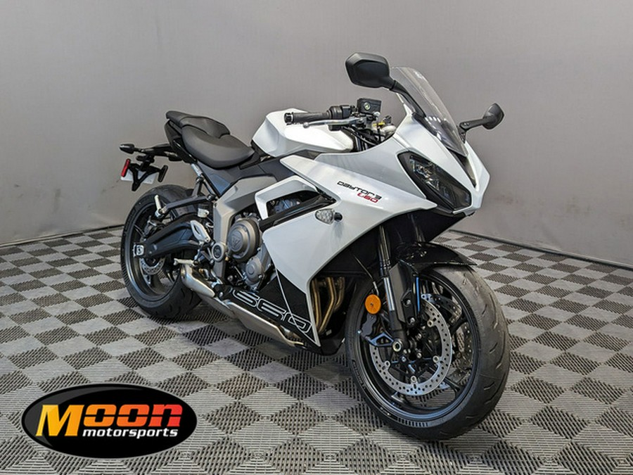 2025 Triumph Daytona 660 Snowdonia WhiteSapphire Black