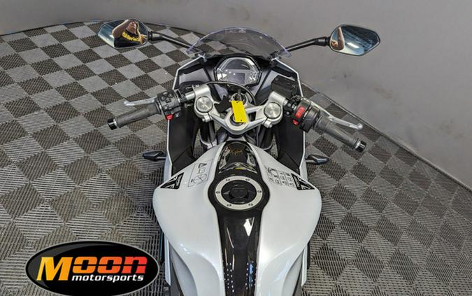 2025 Triumph Daytona 660 Snowdonia WhiteSapphire Black