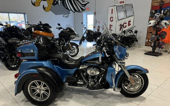 2011 HARLEY DAVIDSON TRI GLIDE