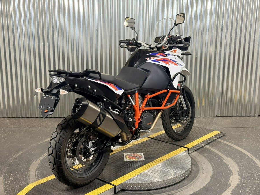 2017 KTM 1090 Adventure R Black / White