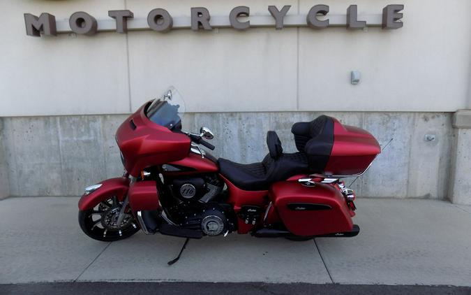 2020 Indian Motorcycle® Roadmaster® Dark Horse® Ruby Smoke