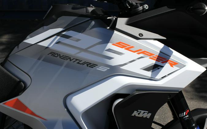 2024 KTM 1290 Super Adventure S