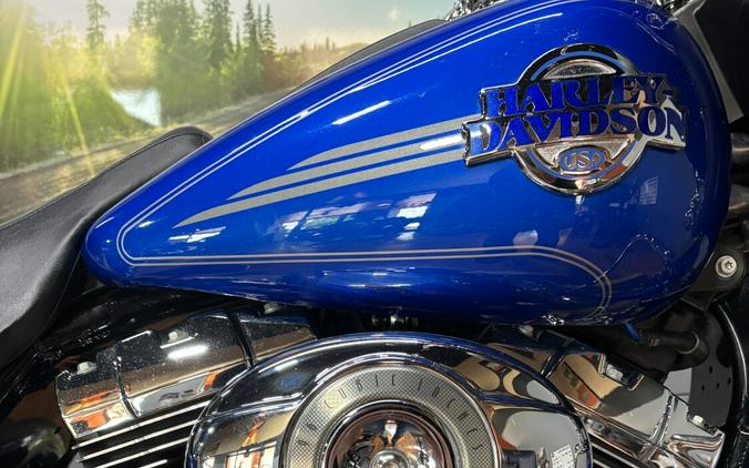 2007 Harley-Davidson® Electra Glide® Ultra Classic® PAC BLUE PRL W/PINSTRIPE