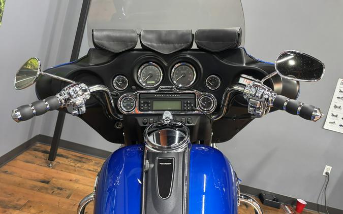2007 Harley-Davidson® Electra Glide® Ultra Classic® PAC BLUE PRL W/PINSTRIPE