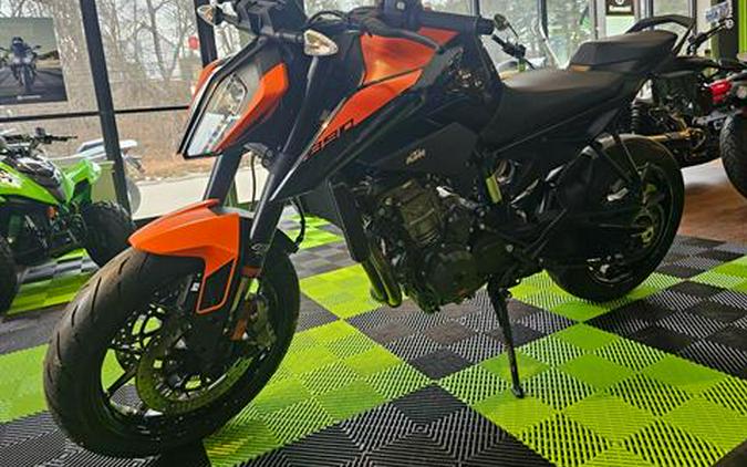 2022 KTM 890 Duke