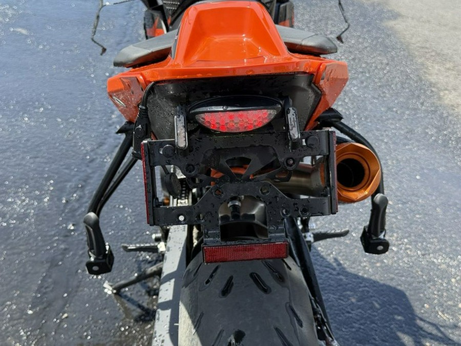 2022 KTM Duke 890 R
