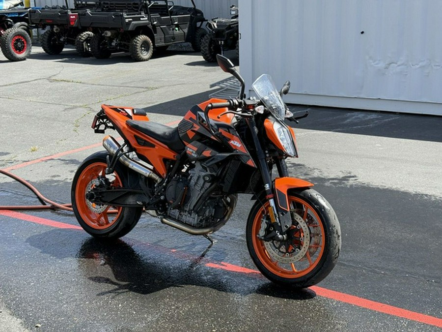 2022 KTM Duke 890 R