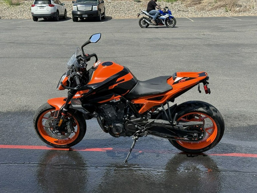 2022 KTM Duke 890 R