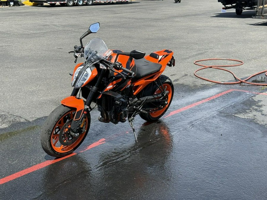 2022 KTM Duke 890 R