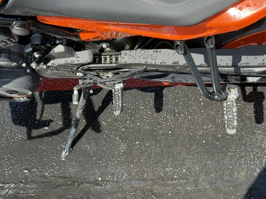 2022 KTM Duke 890 R