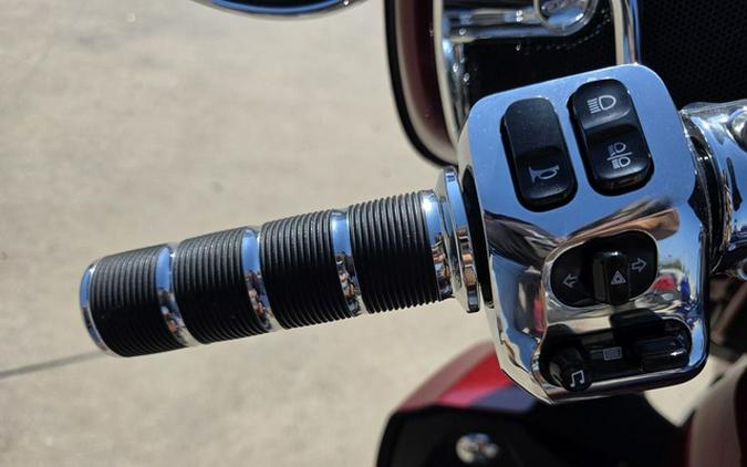 2019 Indian Roadmaster Burgundy Metallic