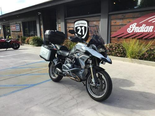 My unbiased review of the 2018 R1200GS Adventure as told by someone who has never ridden an adventure bike.