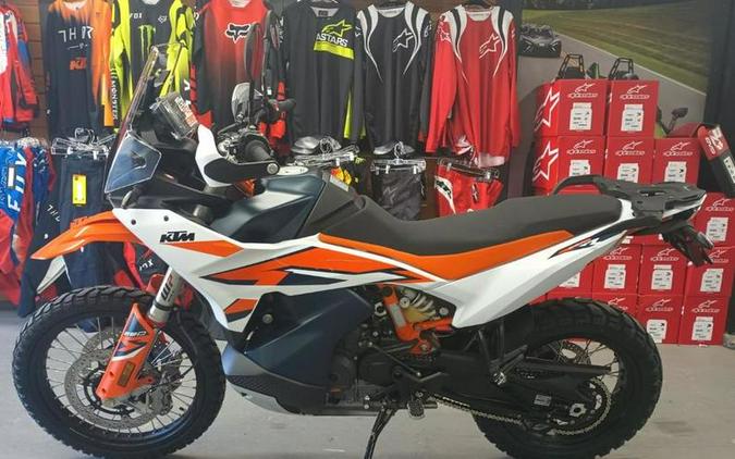 2023 KTM 890 Adventure R First Look [7 Fast Facts + 16 Photos]