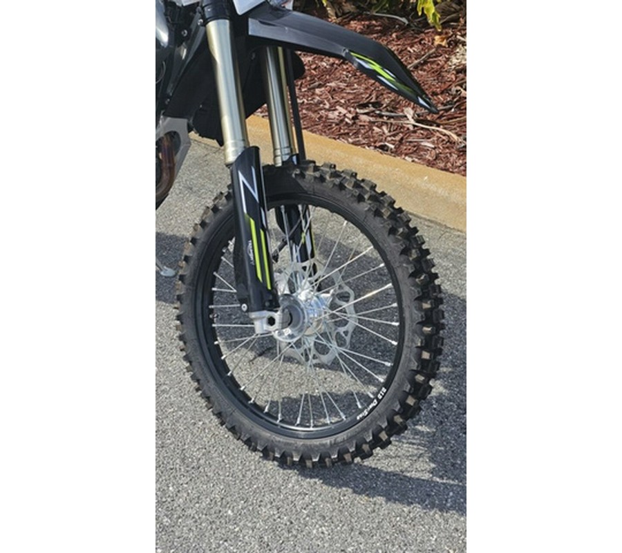 2026 TRIUMPH TF 450-E Jet Black/Pure White