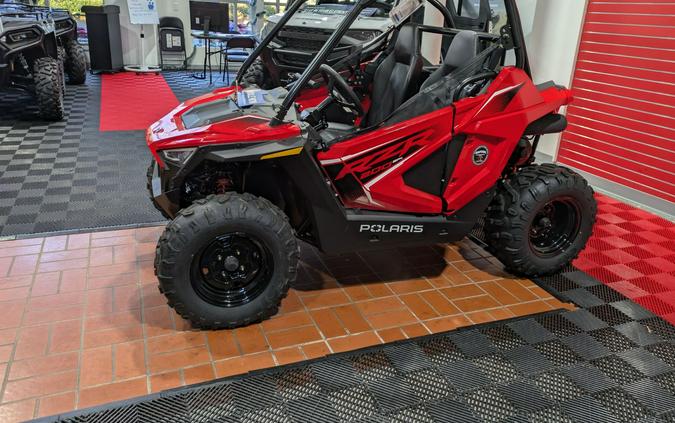 2025 Polaris RZR 200 EFI