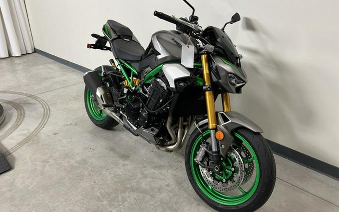 2025 Kawasaki Z900 SE ABS (ZR900TSFNL)
