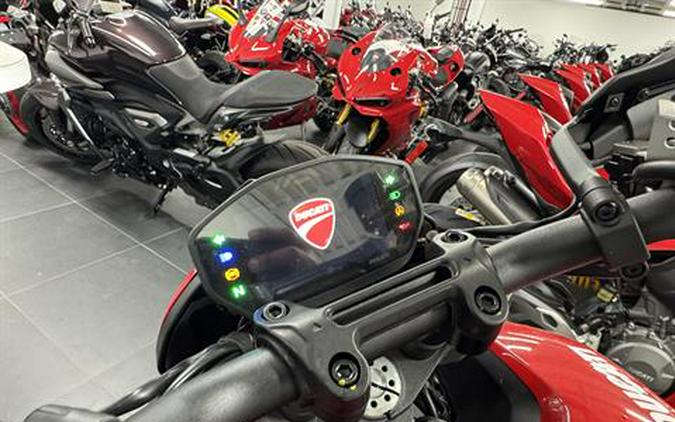 2025 Ducati Hypermotard 950