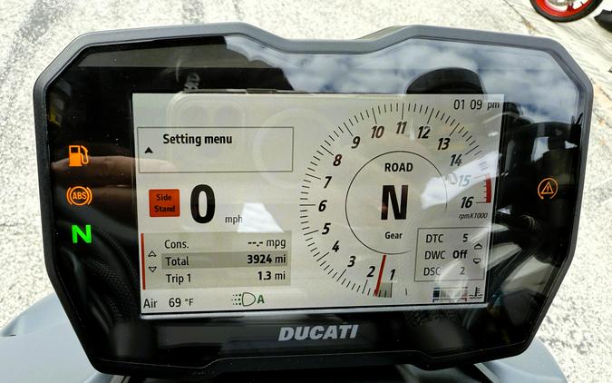 2023 Ducati Streetfighter V4 S