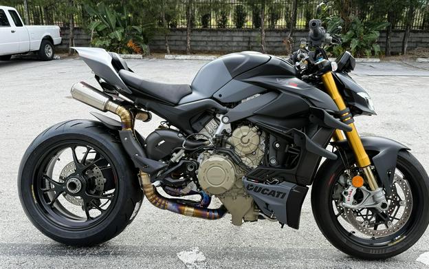 2023 Ducati Streetfighter V4 S