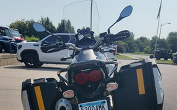 2022 Moto Guzzi V85 TT TRAVEL