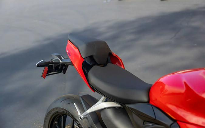 2024 Ducati Streetfighter V2 Red