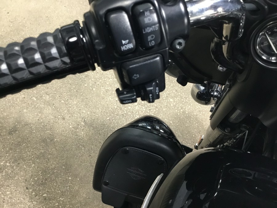 2011 HARLEY-DAVIDSON Ultra Limited