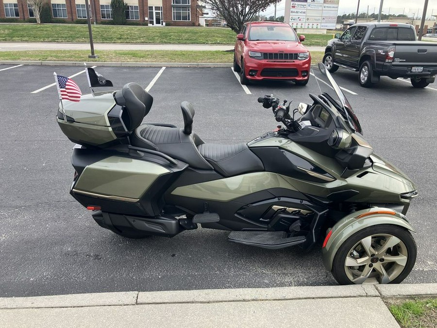 2021 Can-Am® Spyder® RT Sea To Sky SE6