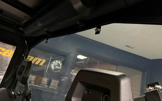 2025 Can-Am Defender DPS HD9