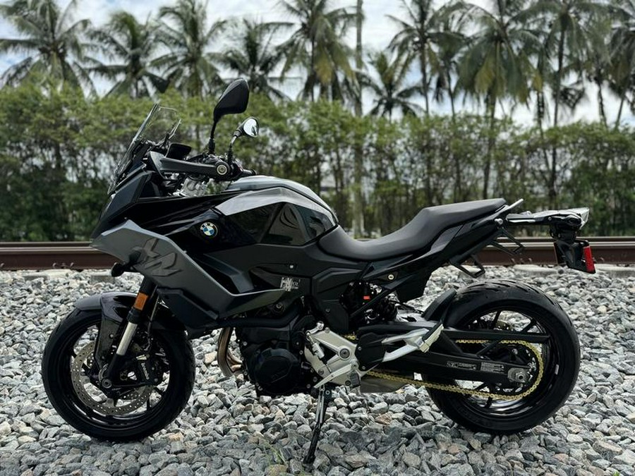 2023 BMW F 900 XR Triple Black