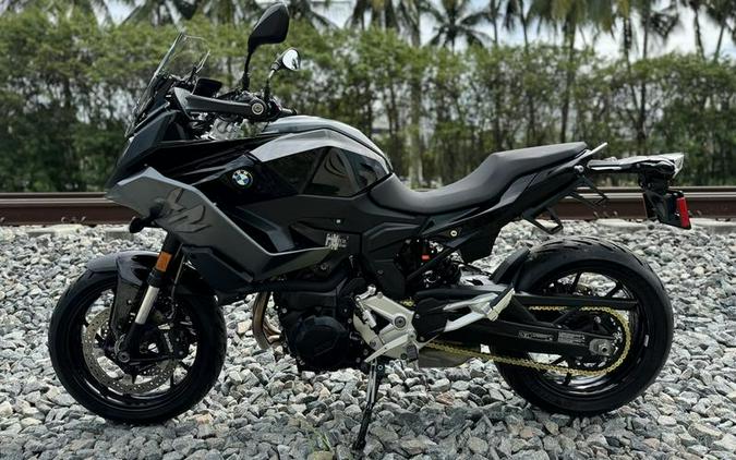 2023 BMW F 900 XR Triple Black