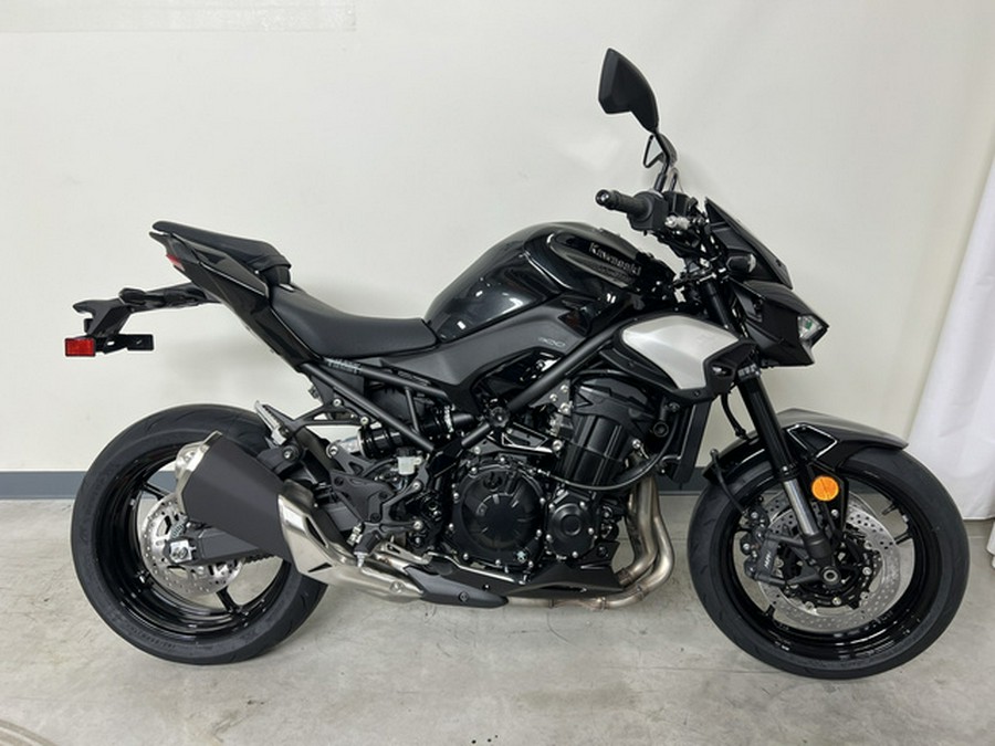 2025 Kawasaki Z900 ABS (ZR900SSFNN)