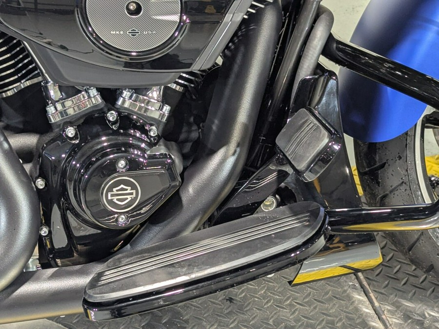 2026 Harley-Davidson® Road Glide® Aurora Blue Denim - Black Finish