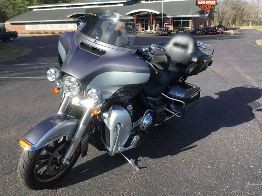 2014 HarleyDavidson® Electra Glide® Ultra Limited CHAR PRL/B SLVR W
