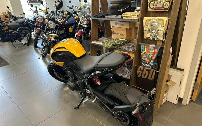 2026 Triumph Trident 660 Triple Tribute Edition Sapphire Black and Cobalt Blue