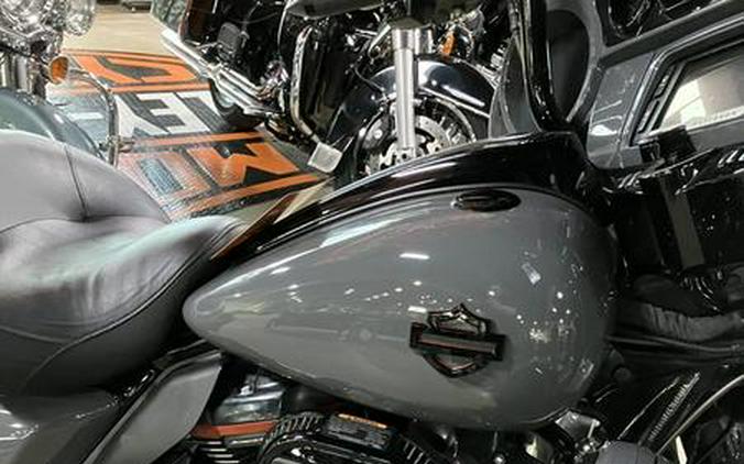 2018 Harley-Davidson® FLHXSE - CVO™ Street Glide®